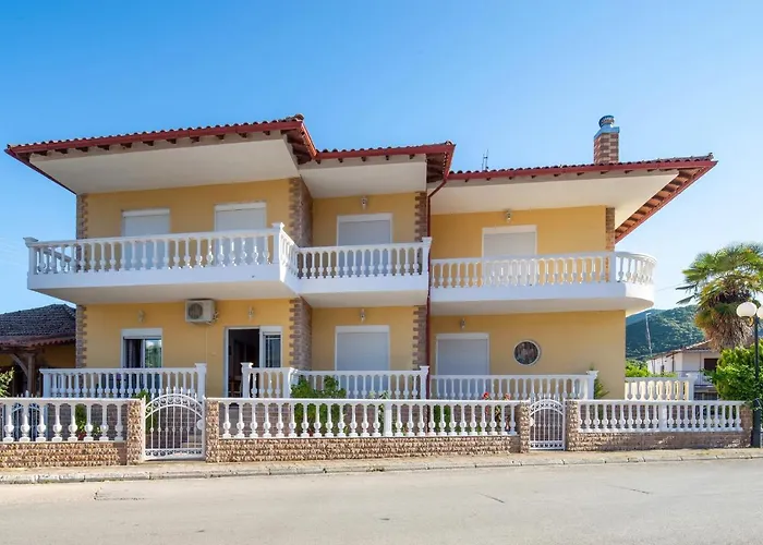 Family House Nikos Apartamento